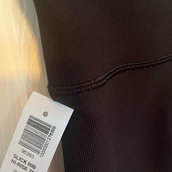 TNA Ribbed Black Biker Shorts - Picture 2 of 2